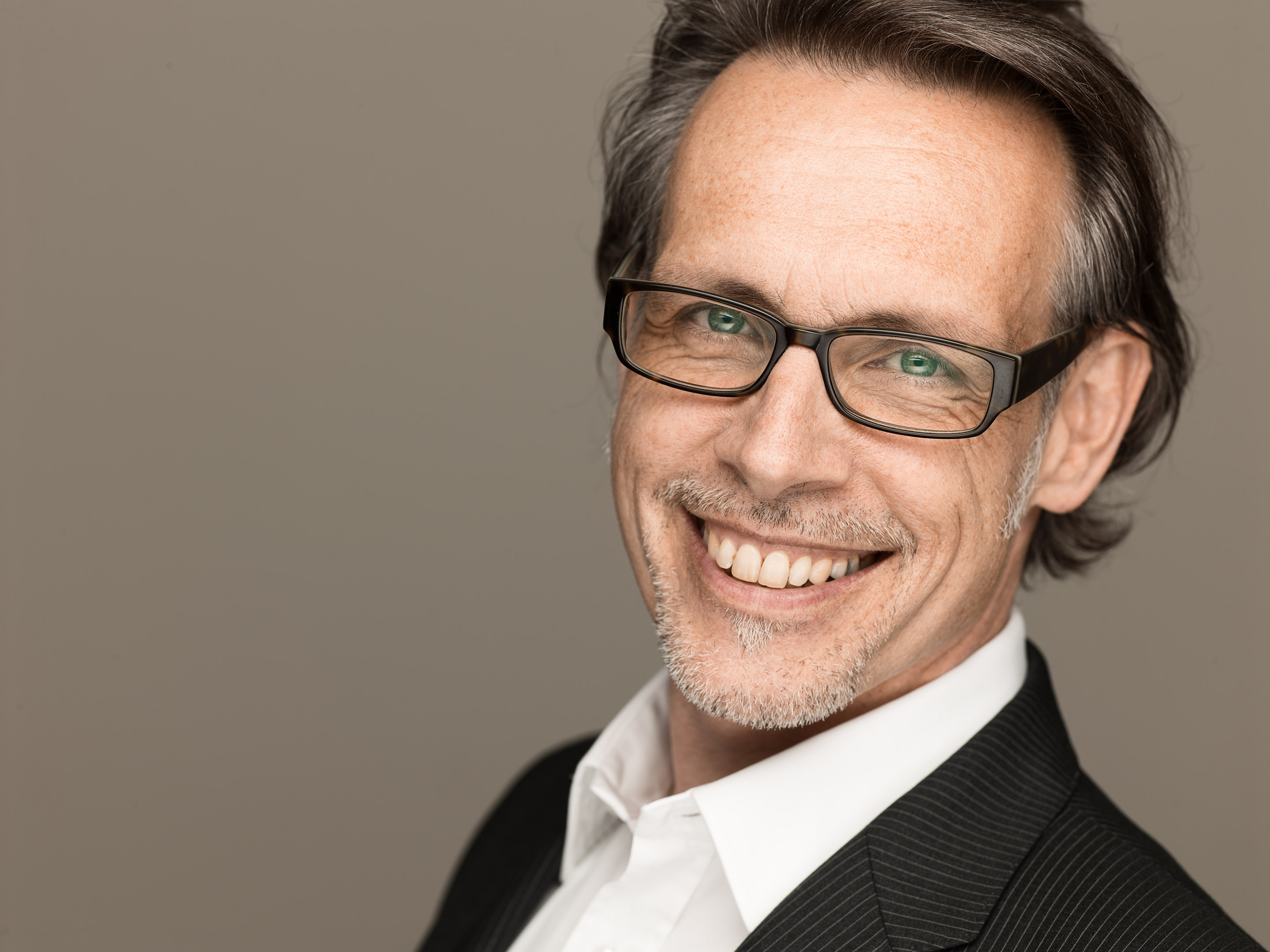 Headshots Roland Schneider — Frame 2