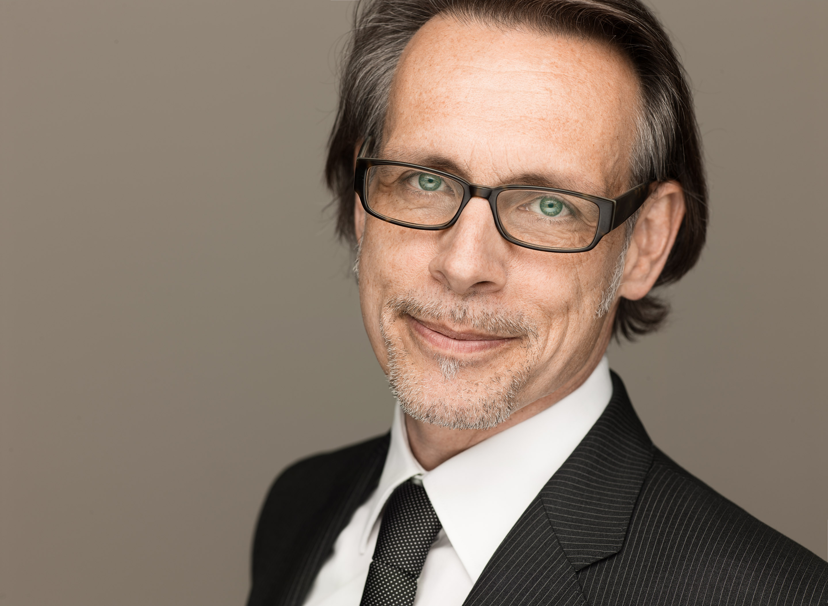 Headshots Roland Schneider — Frame 7