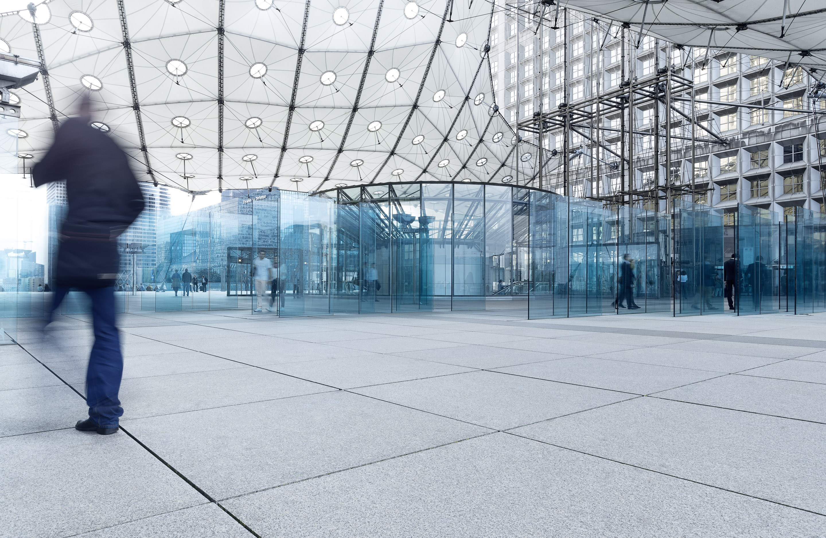 Paris - La Défense — Frame 45