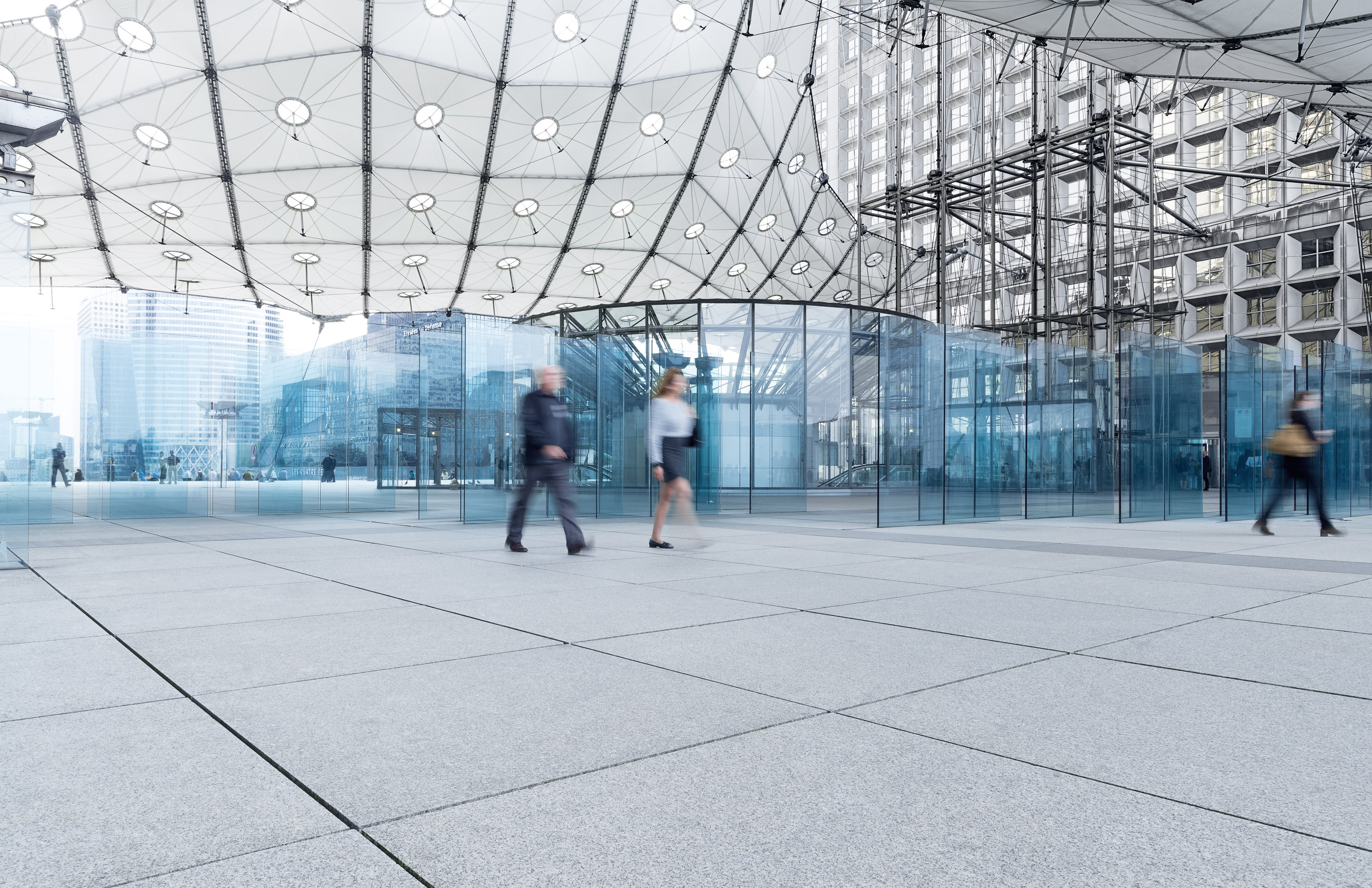 Paris - La Défense — Frame 44