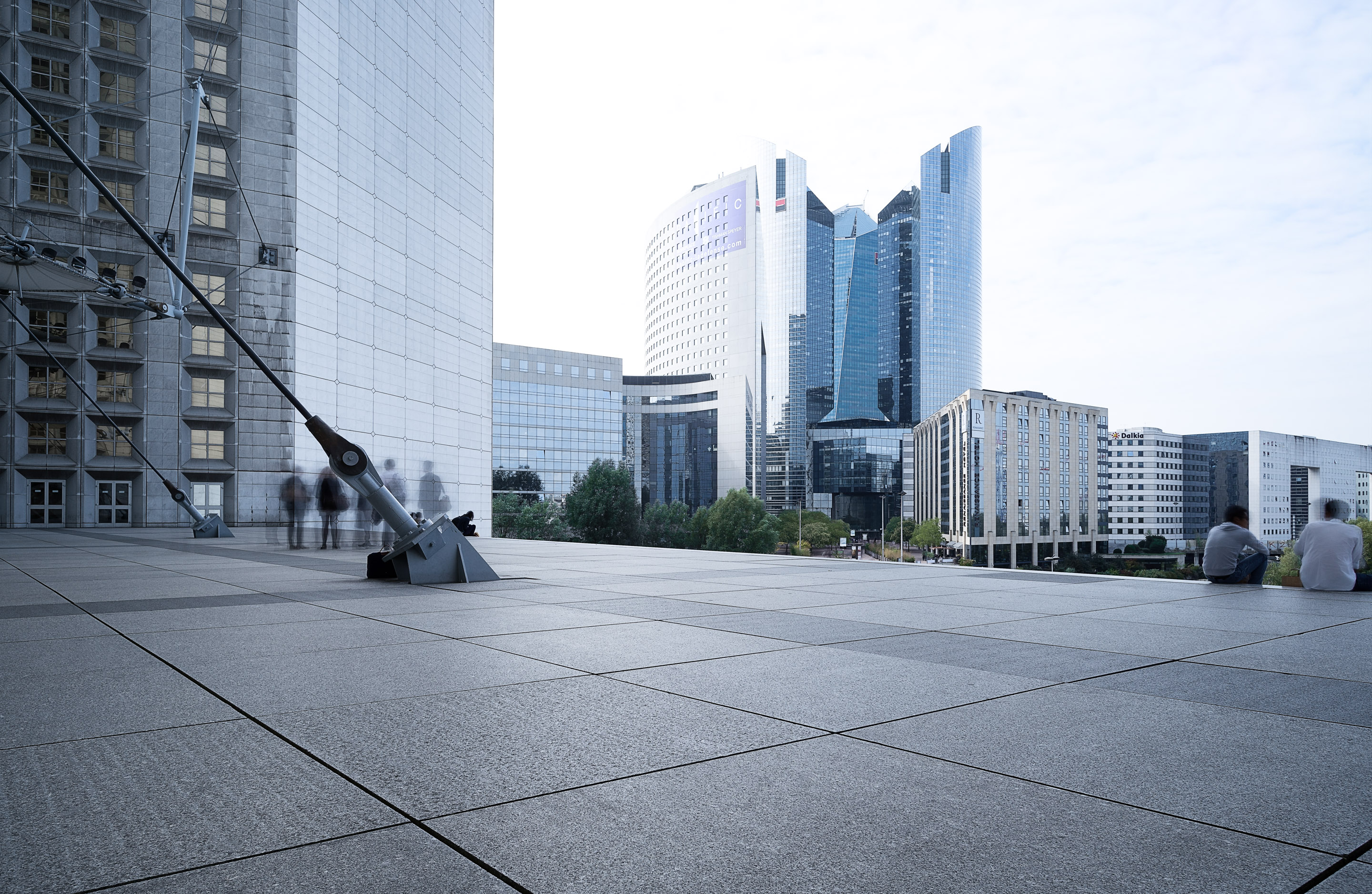Paris - La Défense — Frame 42