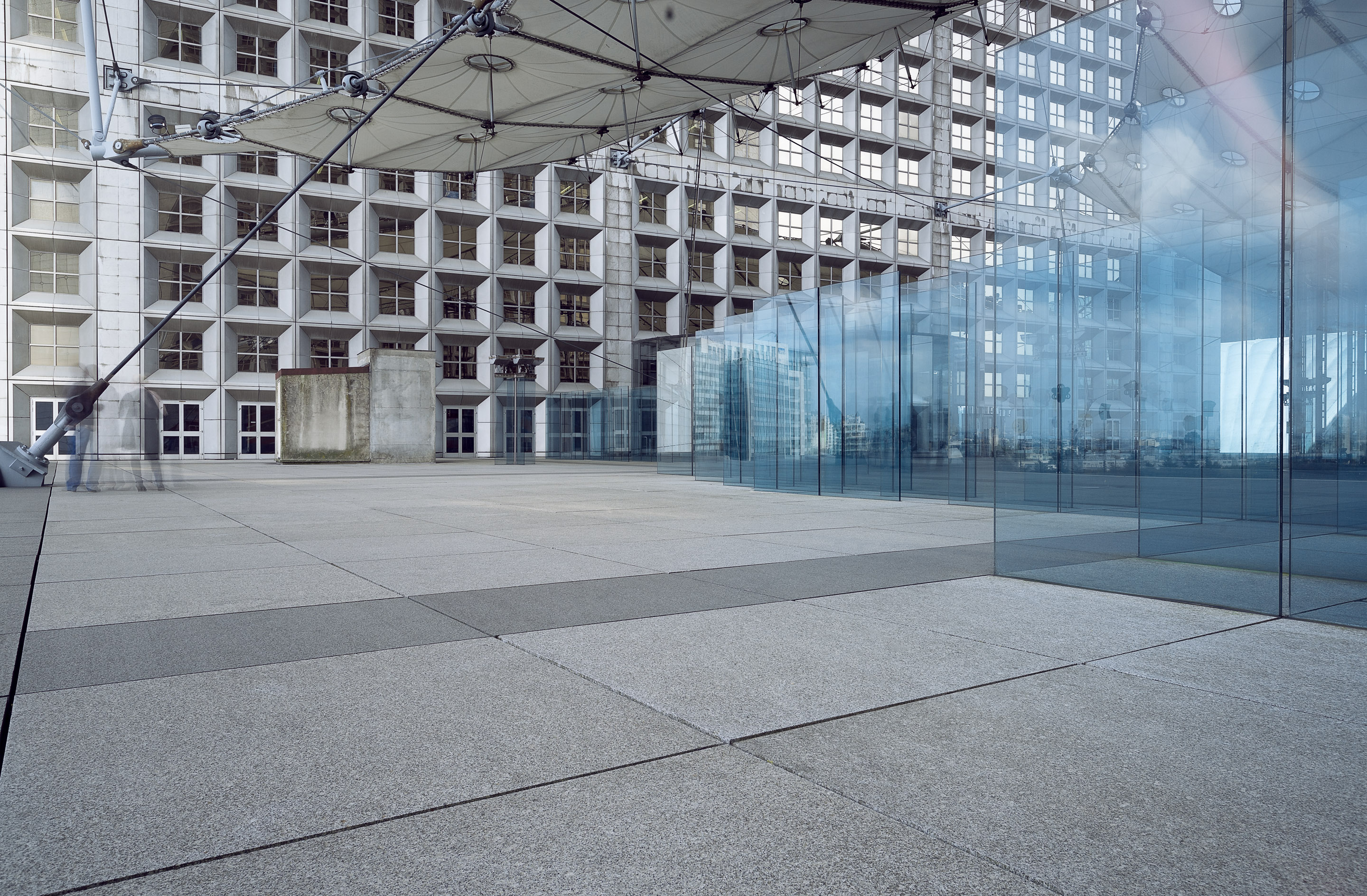 Paris - La Défense — Frame 26