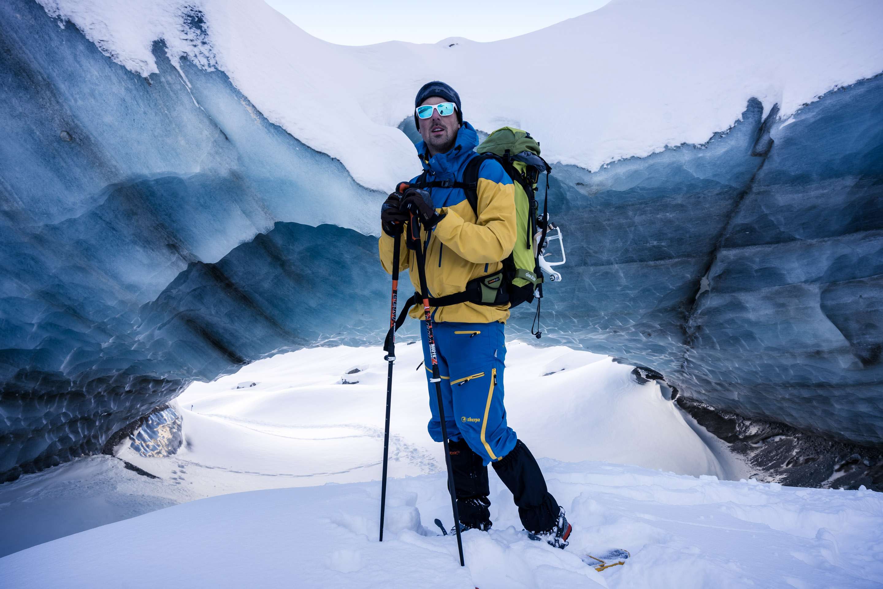 Schweiz - Engadin Pontresina Gletscherhöhle — Frame 7
