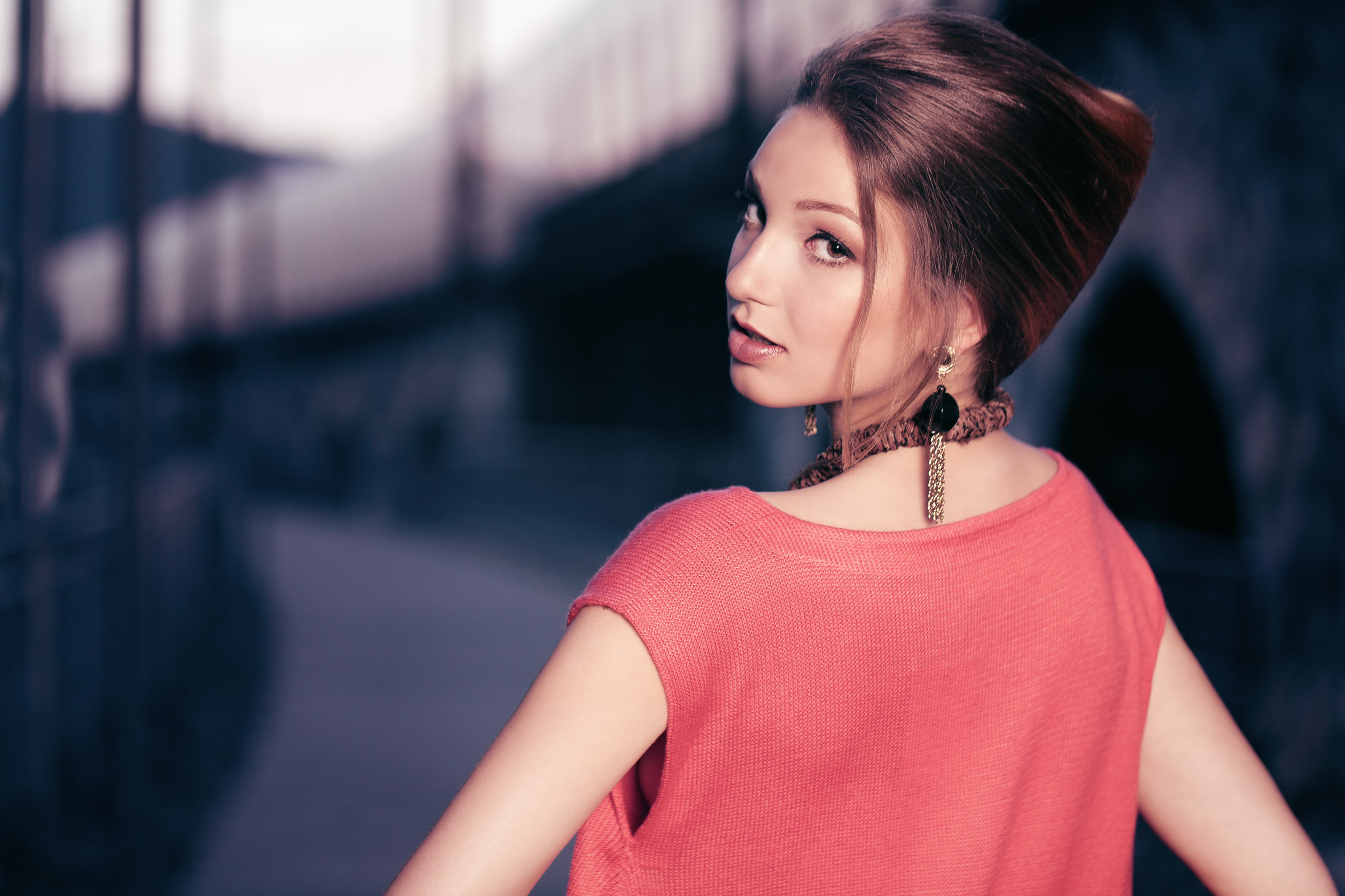 Artist in Wonderland — Frame 1