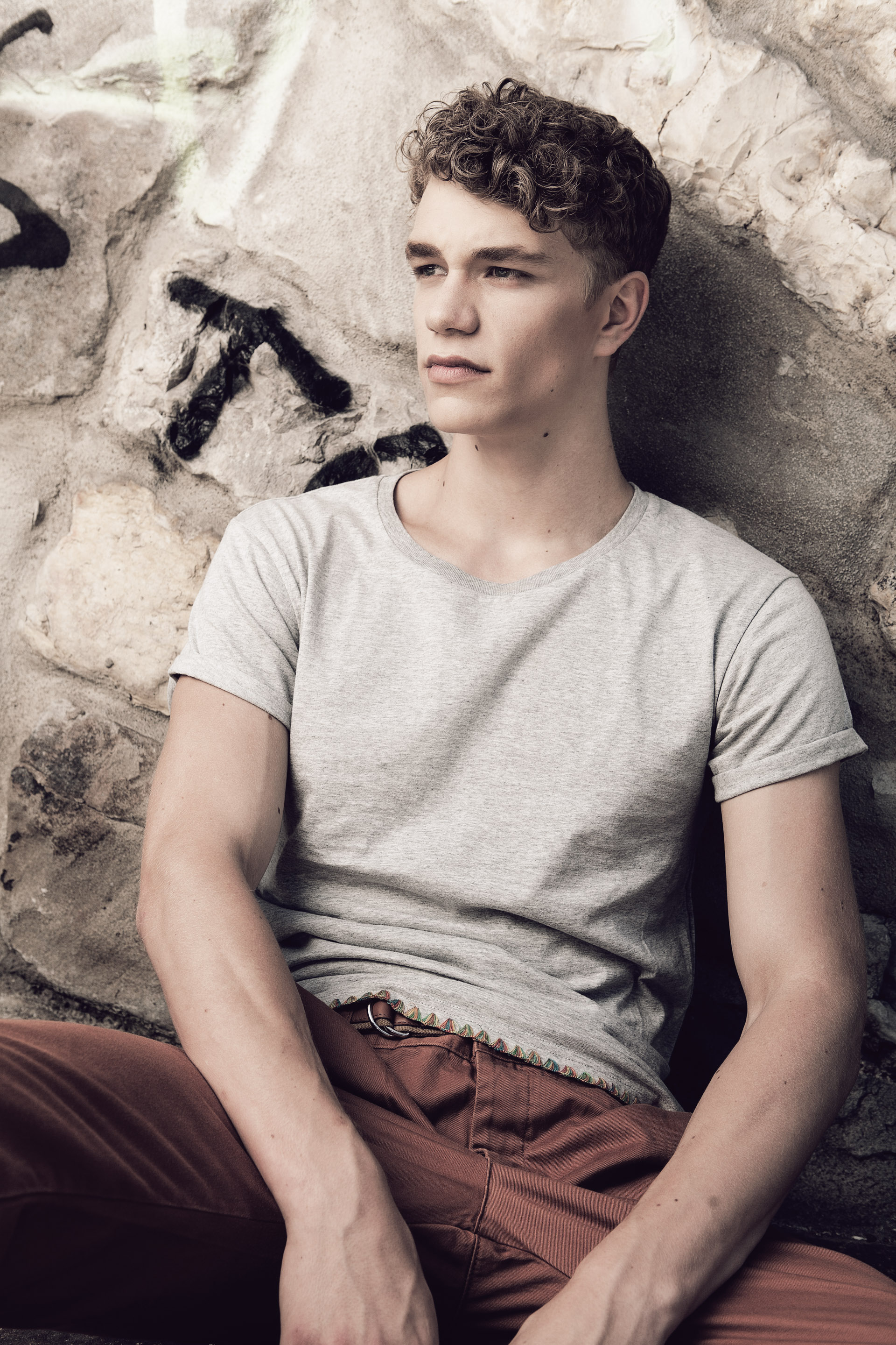 Artist in Wonderland — Frame 18