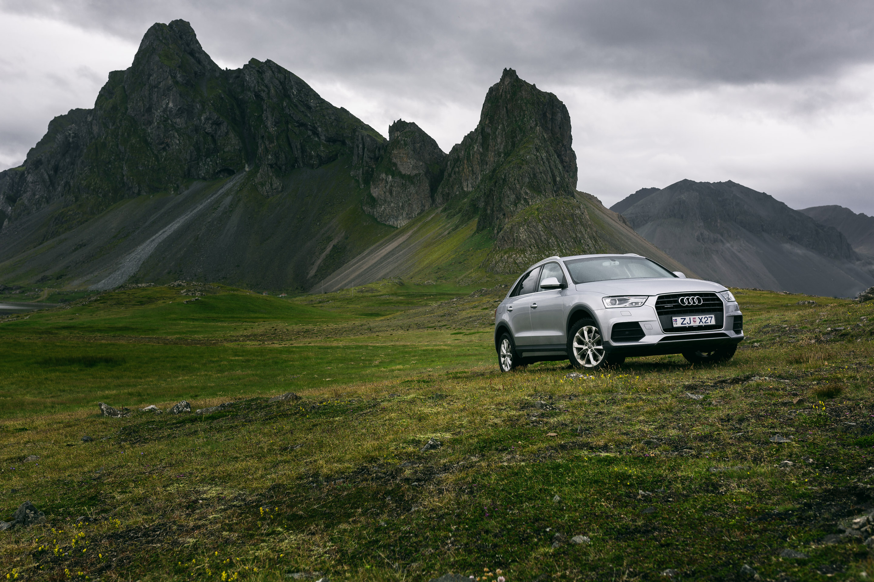 Island - Audi Q3 und Q7 — Frame 85
