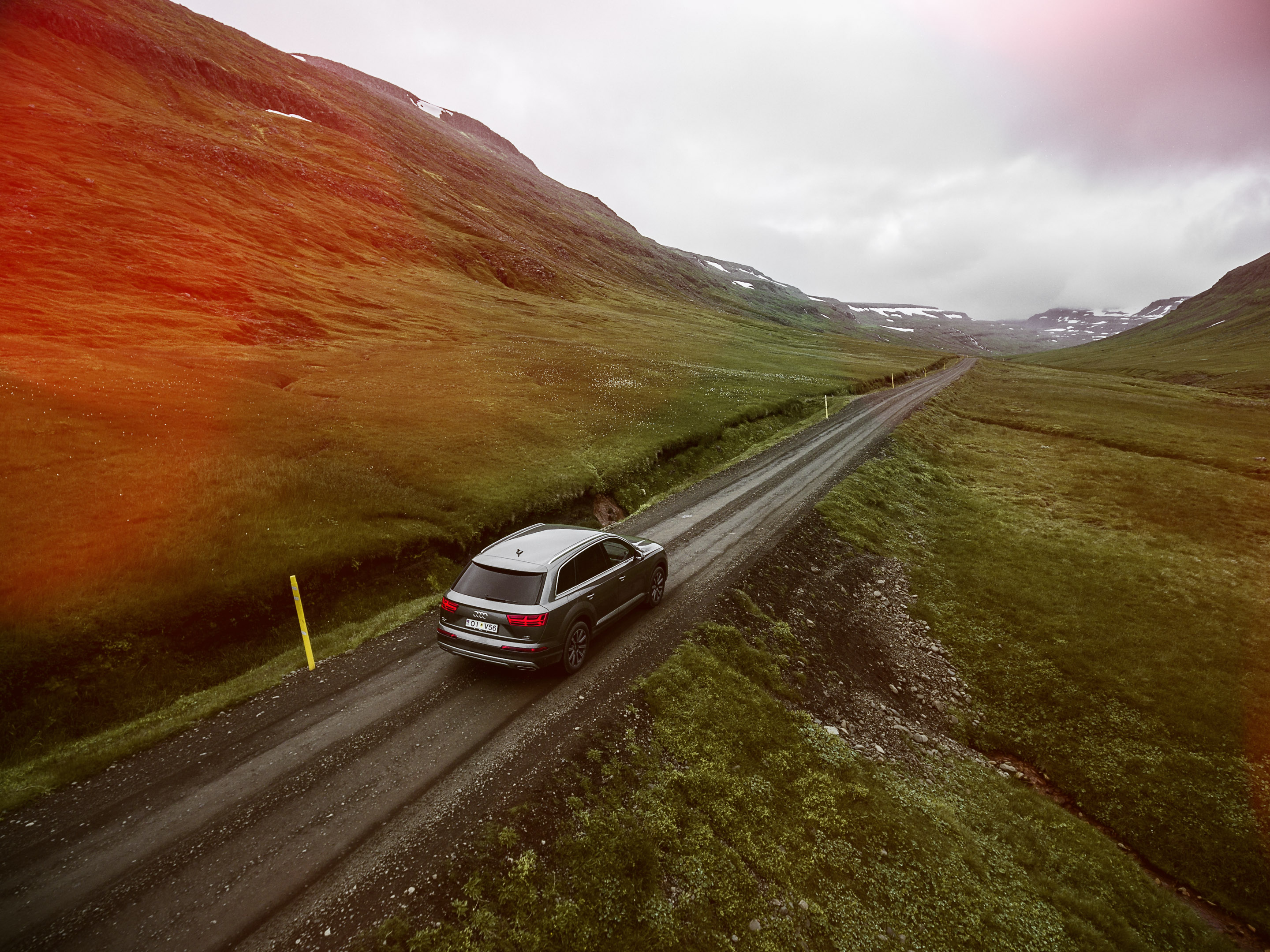 Island - Audi Q3 und Q7 — Frame 75