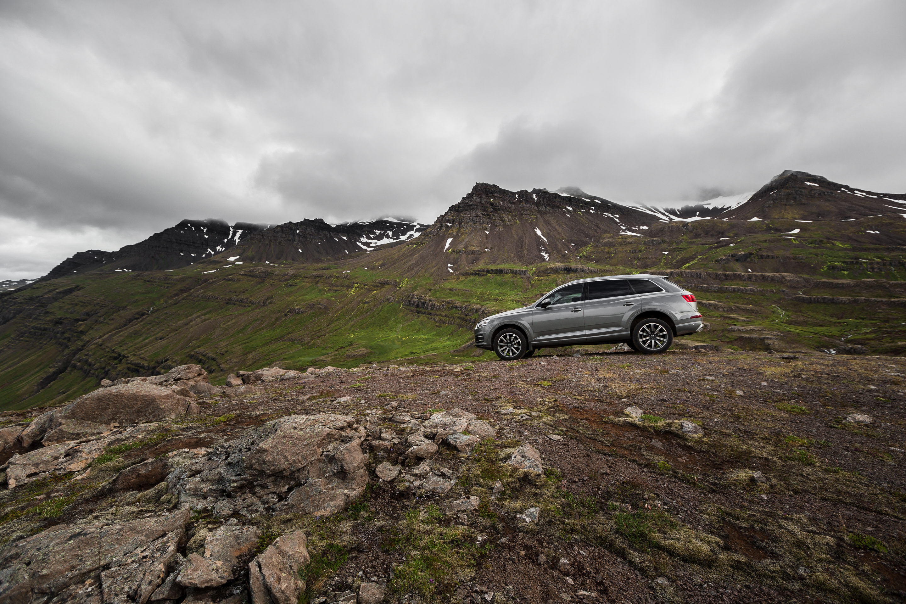 Island - Audi Q3 und Q7 — Frame 70