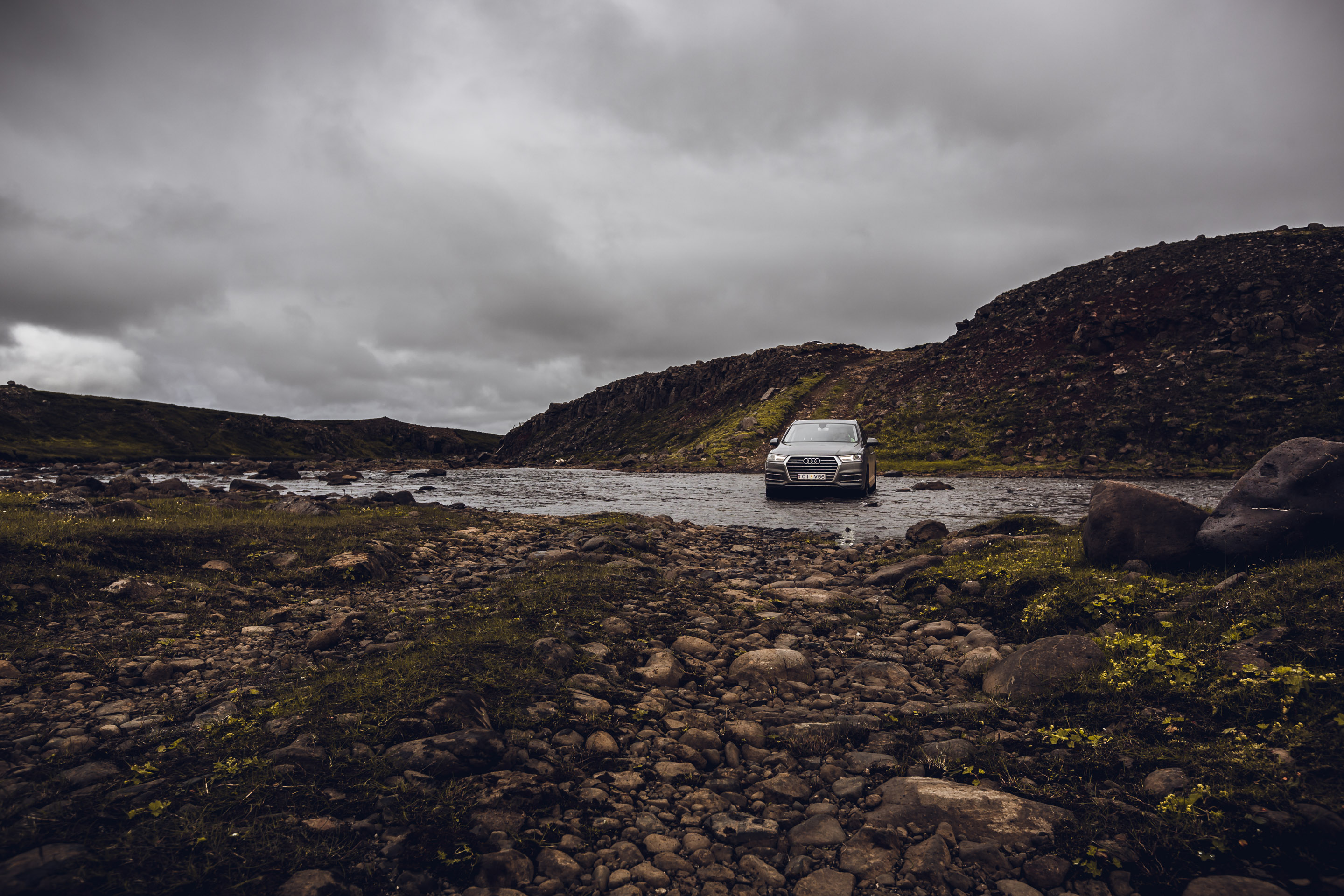 Island - Audi Q3 und Q7 — Frame 55