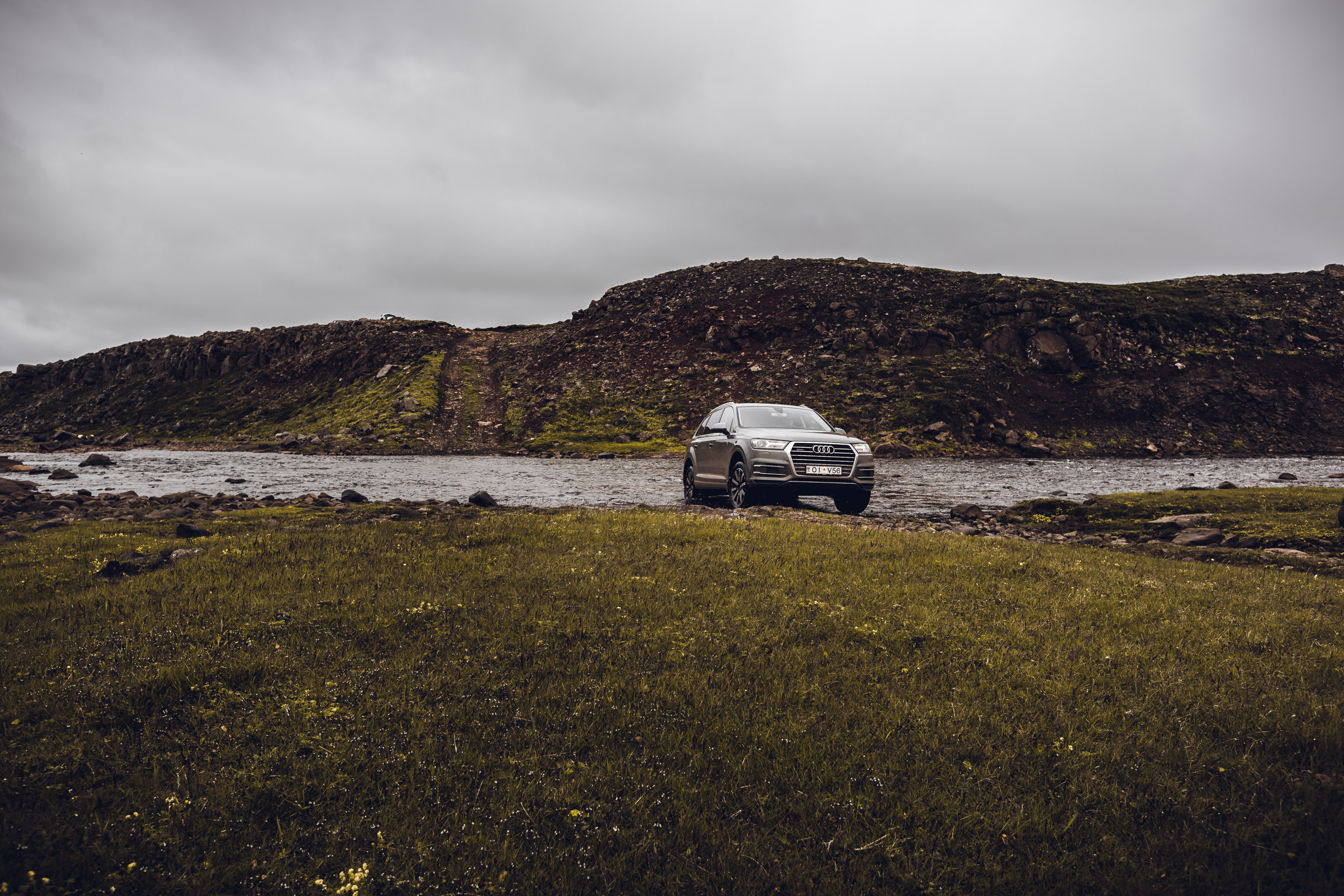 Island - Audi Q3 und Q7 — Frame 54