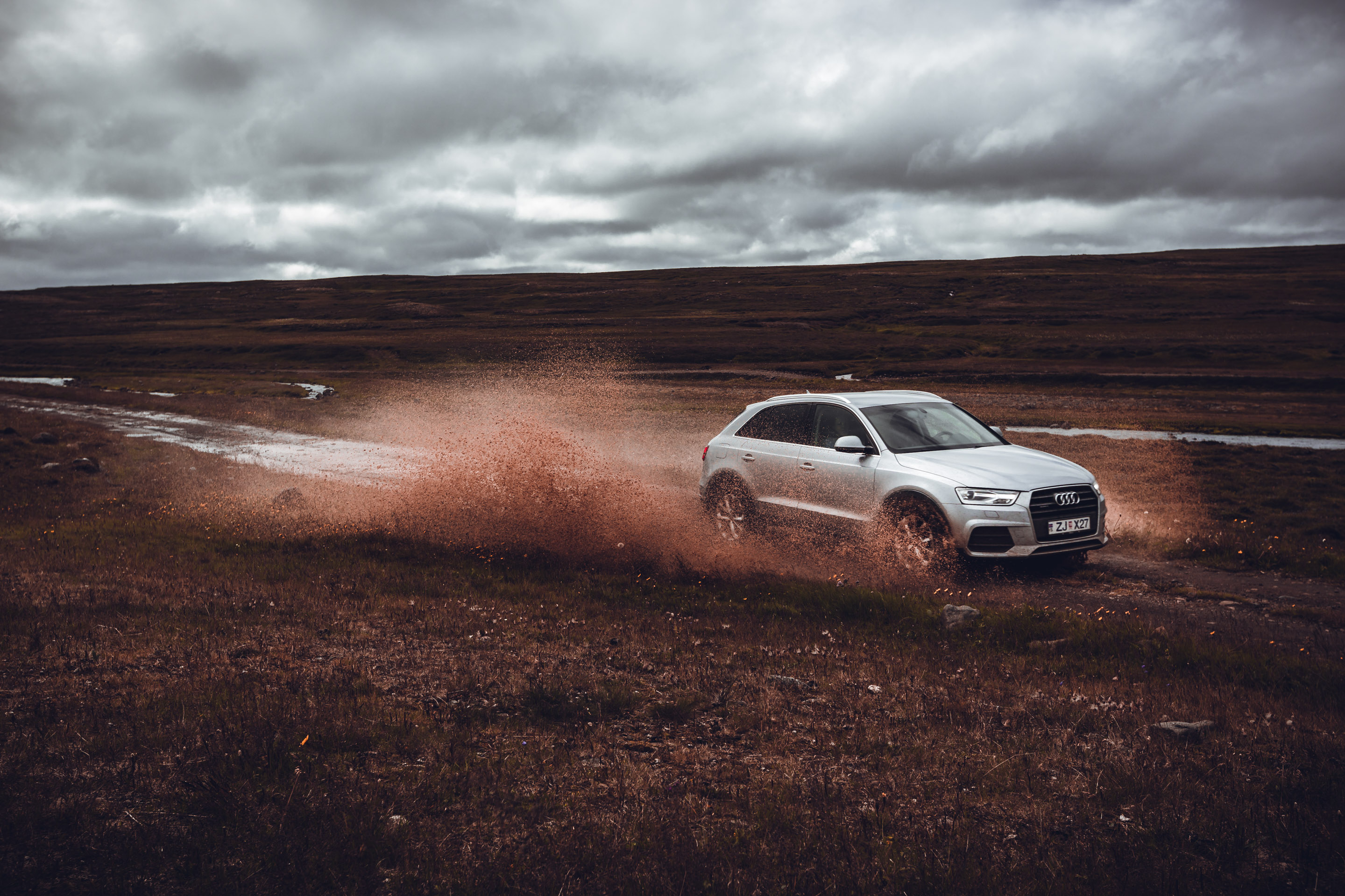 Island - Audi Q3 und Q7 — Frame 52
