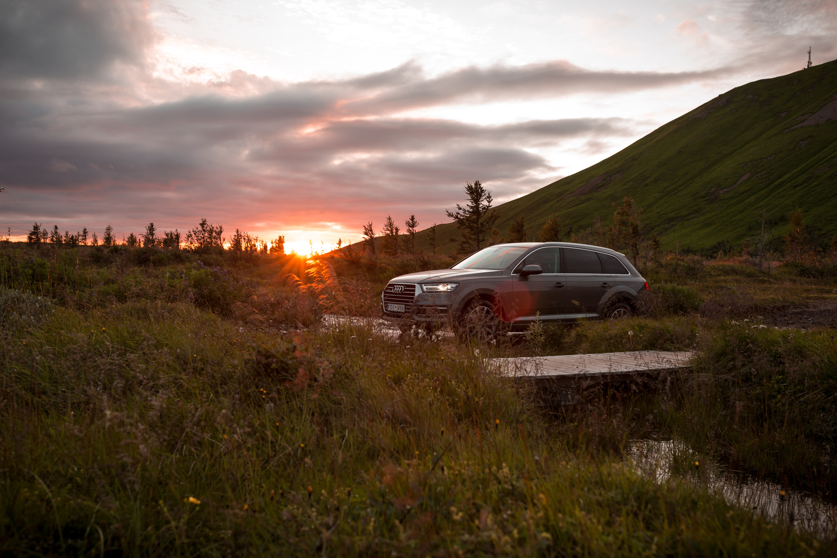 Island - Audi Q3 und Q7 — Frame 24