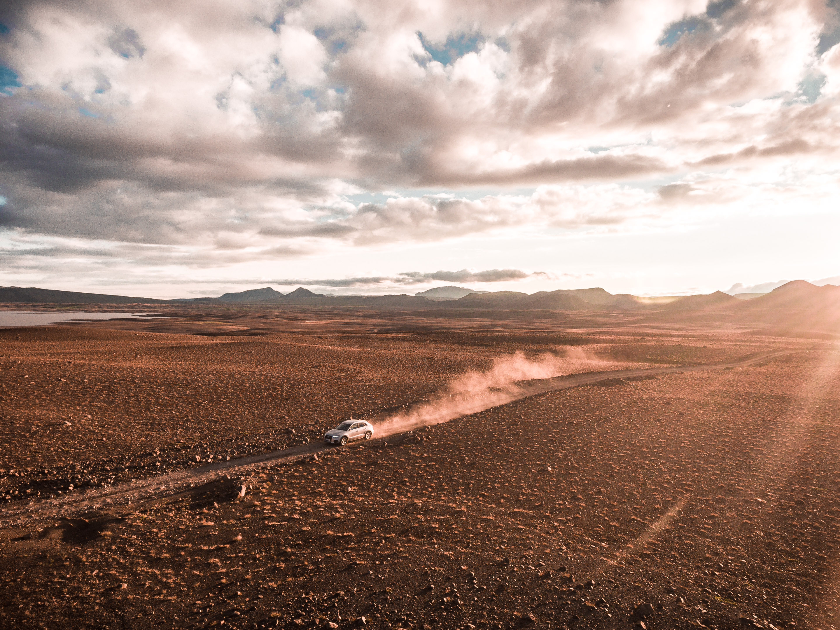 Island - Audi Q3 und Q7 — Frame 7