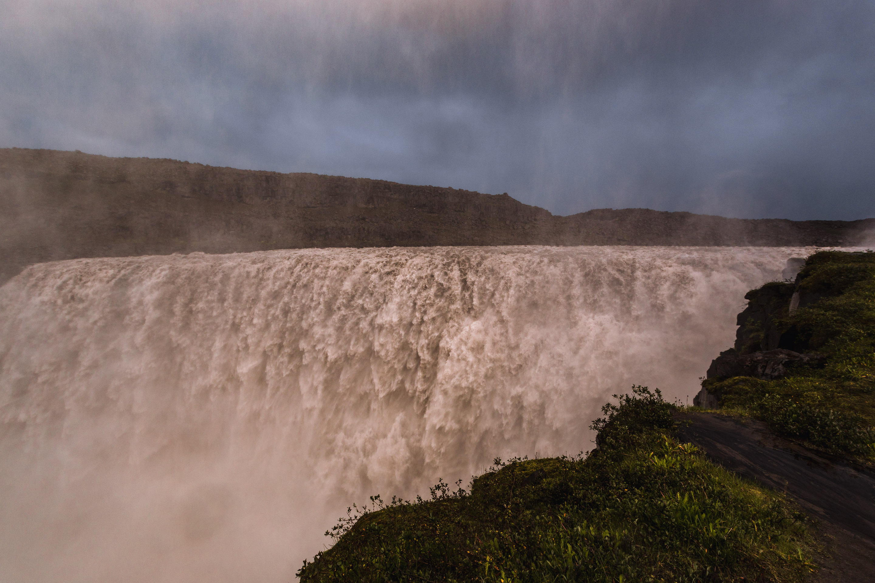 Island - Audi Q3 und Q7 — Frame 41