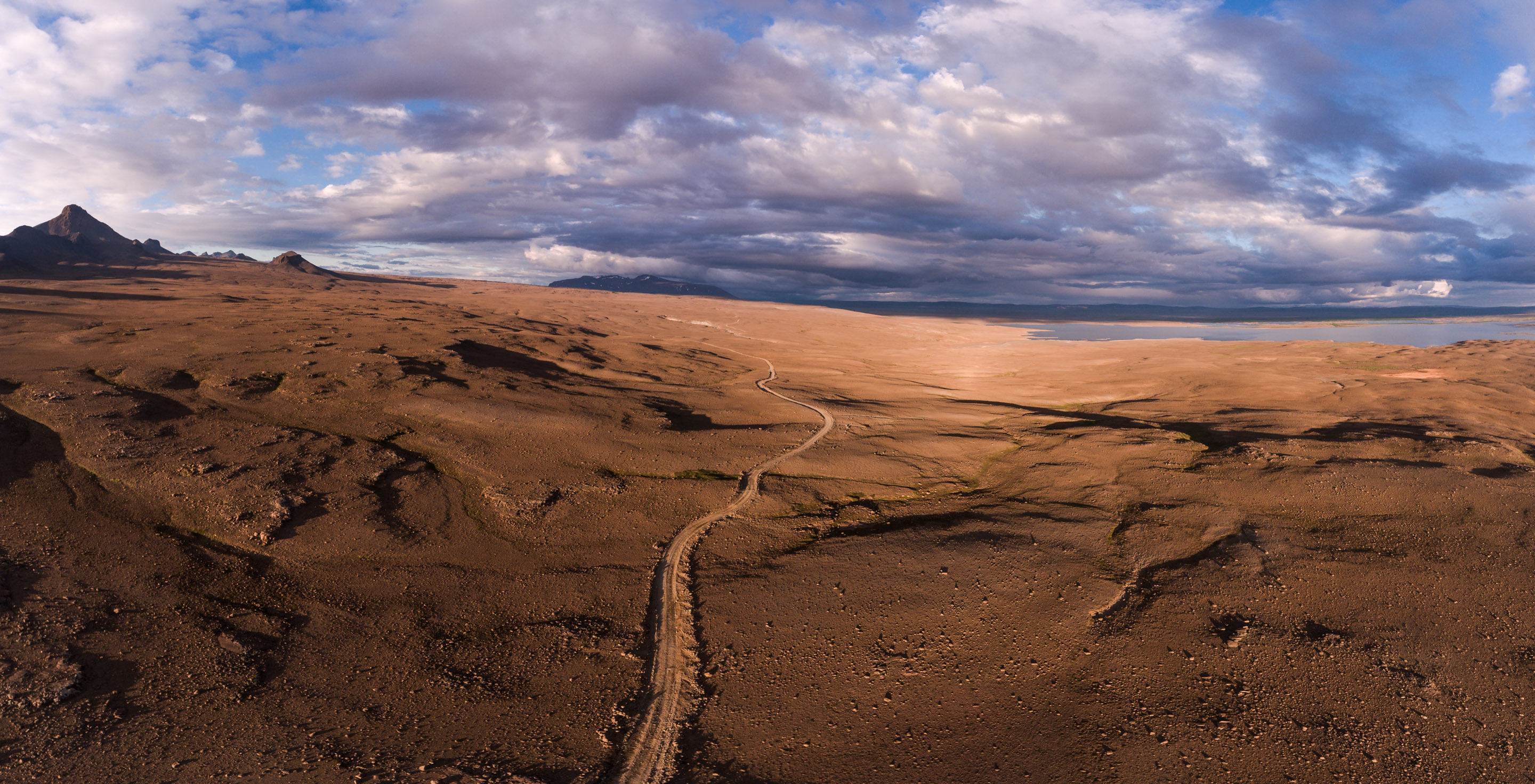 Island - Audi Q3 und Q7 — Frame 9