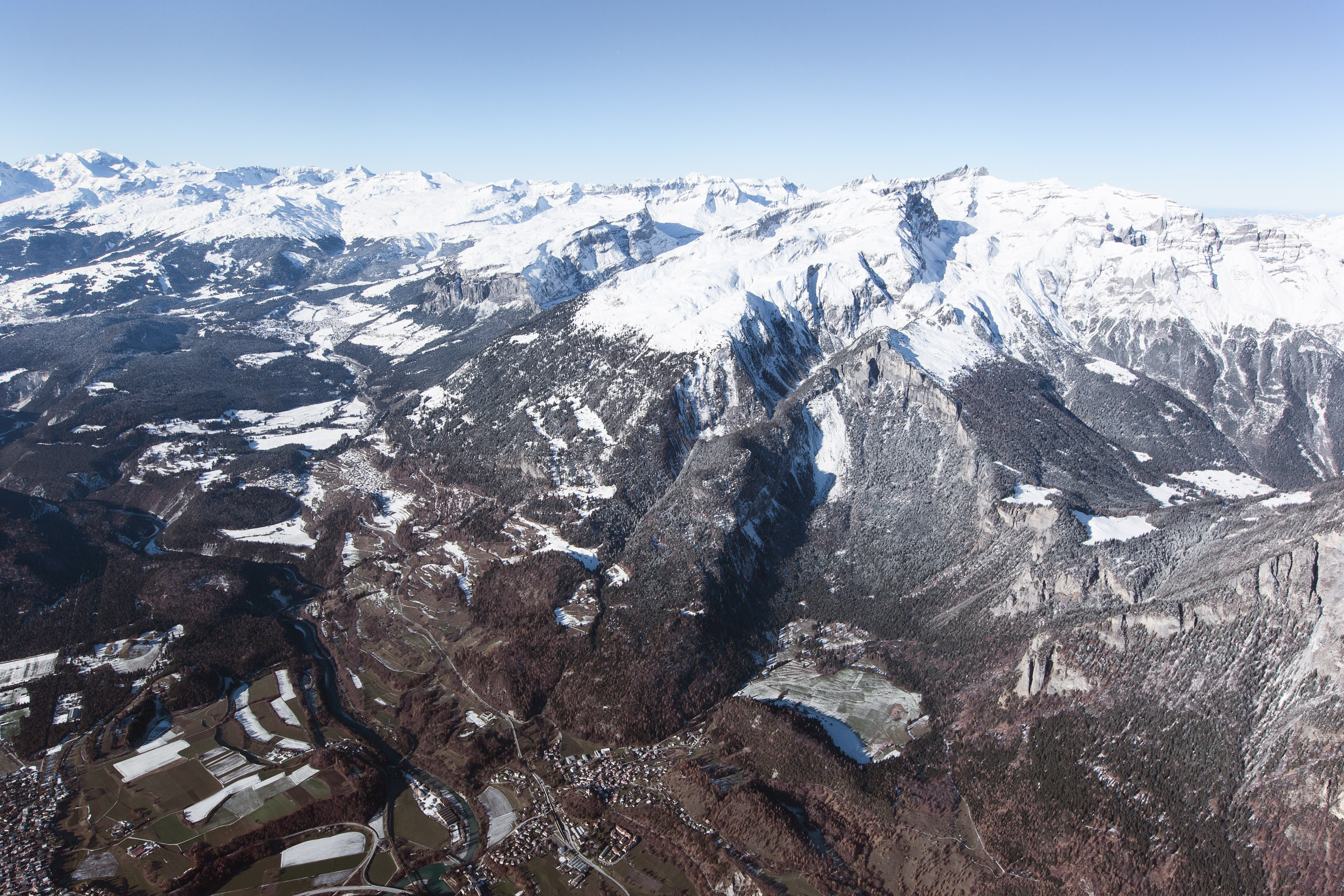 Schweiz - Ballonfahrt durch Graubünden — Frame 11