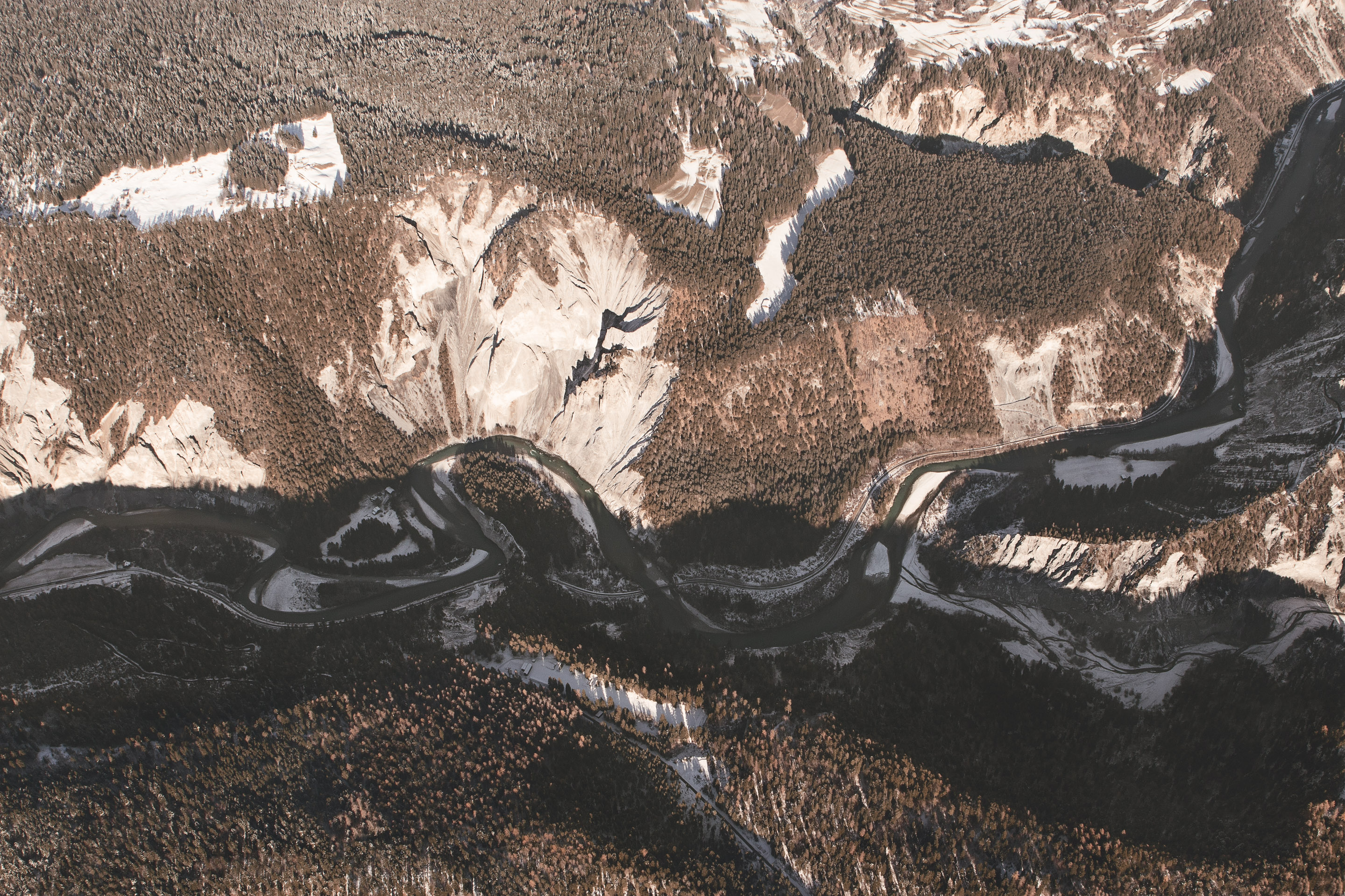 Schweiz - Ballonfahrt durch Graubünden — Frame 8