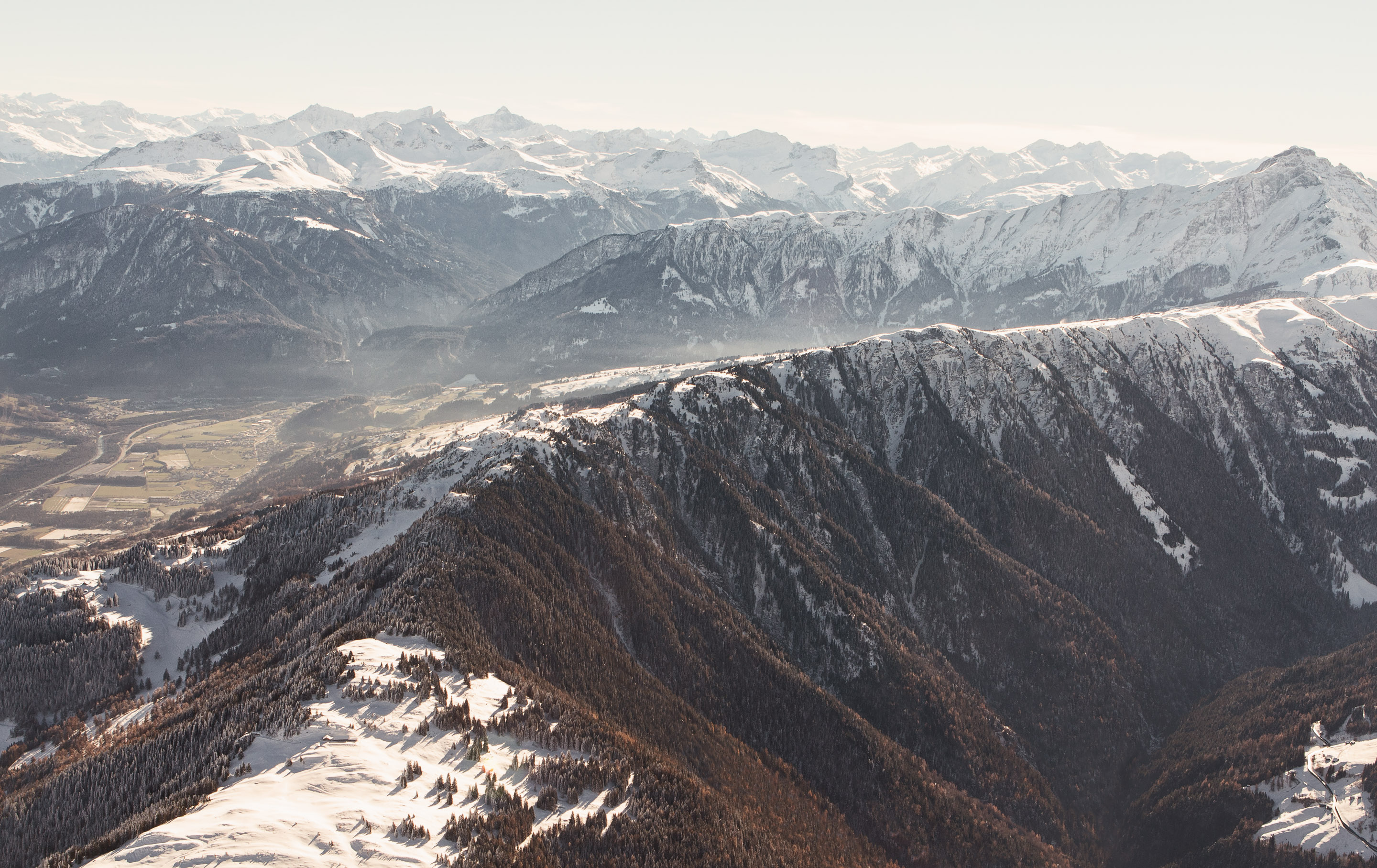 Schweiz - Ballonfahrt durch Graubünden — Frame 10