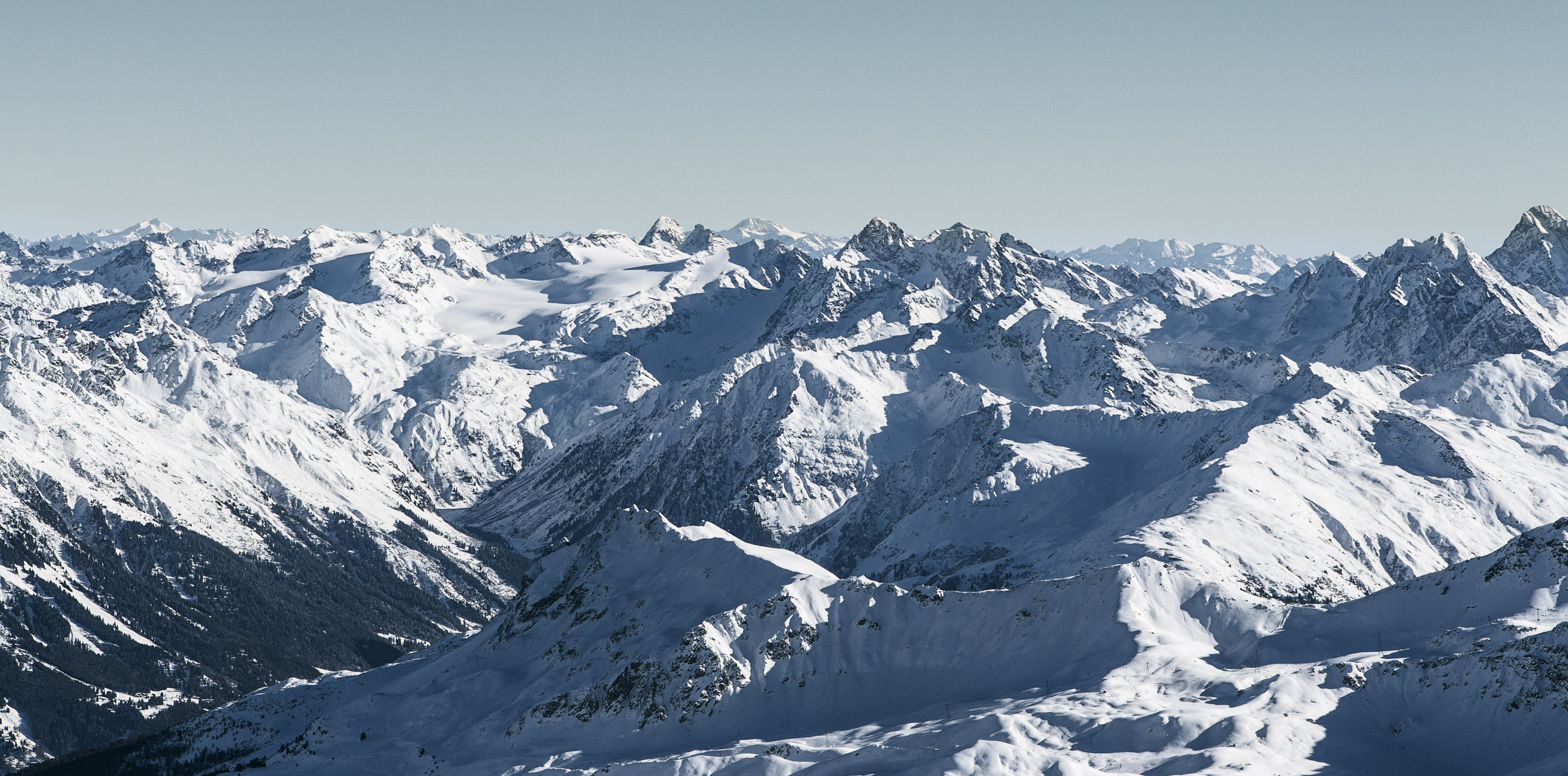 Schweiz - Ballonfahrt durch Graubünden — Frame 19