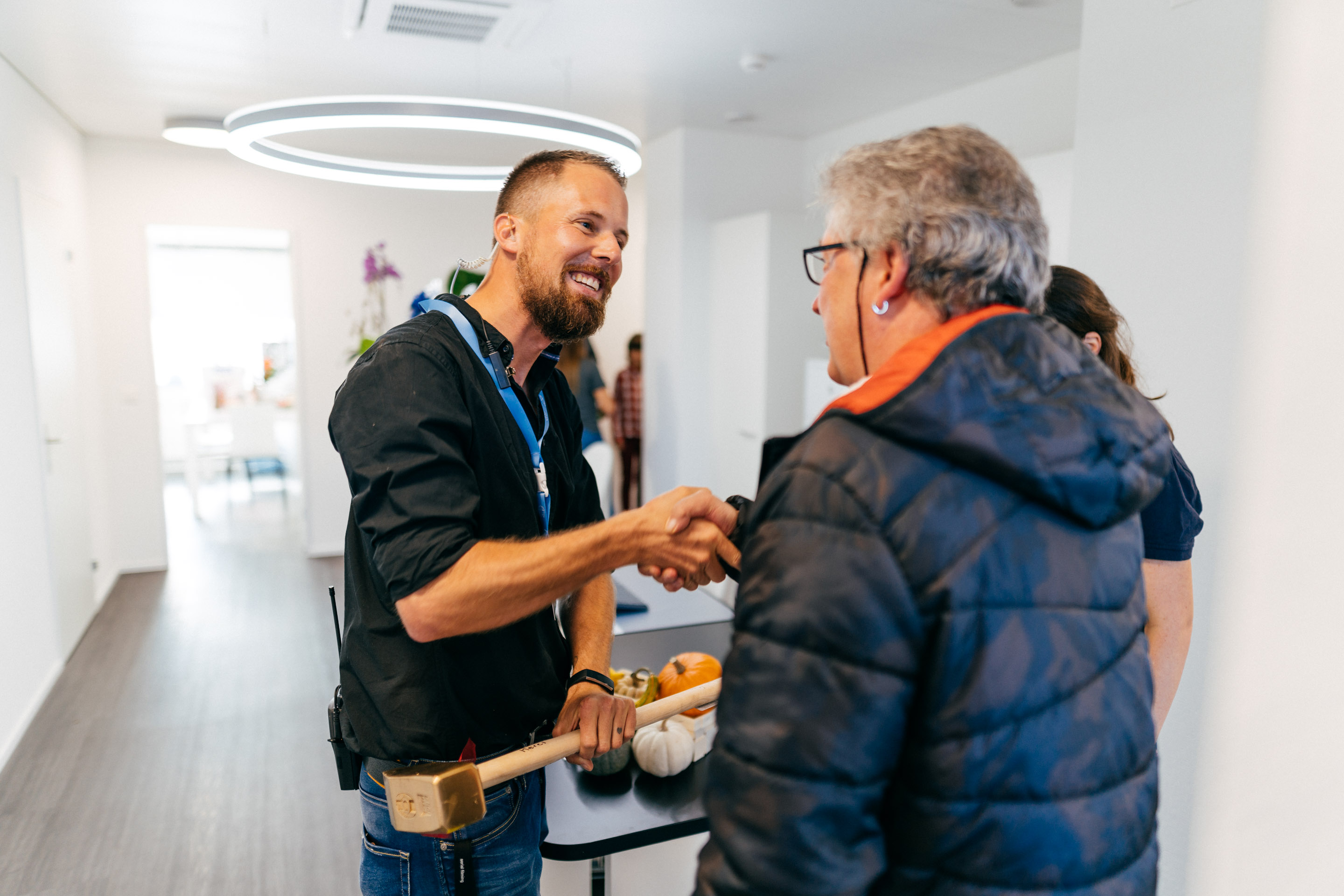 Eröffnung Zahnarztpraxis Schumacher in Malters — Frame 64