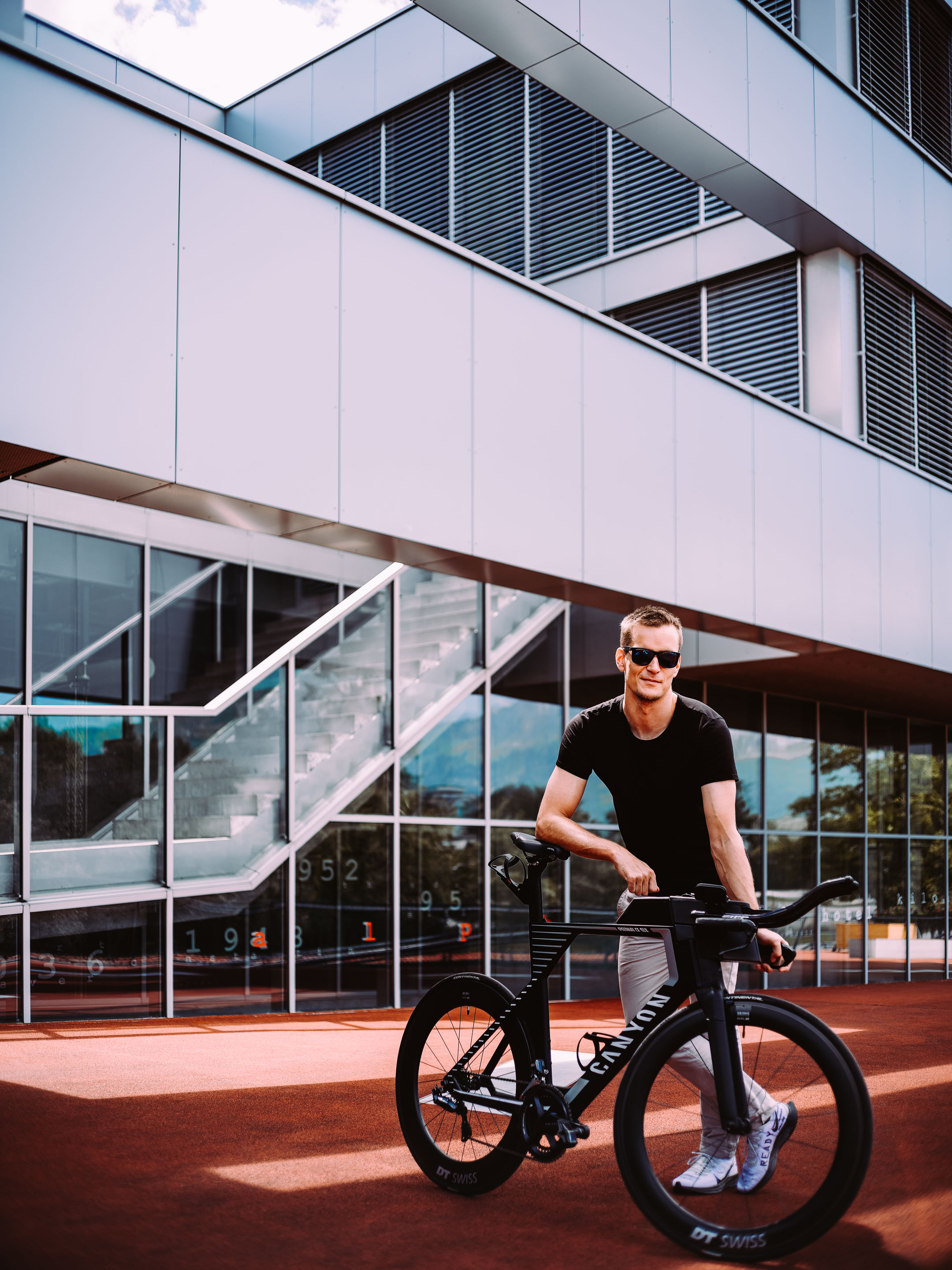 Patrick Lehmann Lifestyle - Shoot by Erik Bont — Frame 11